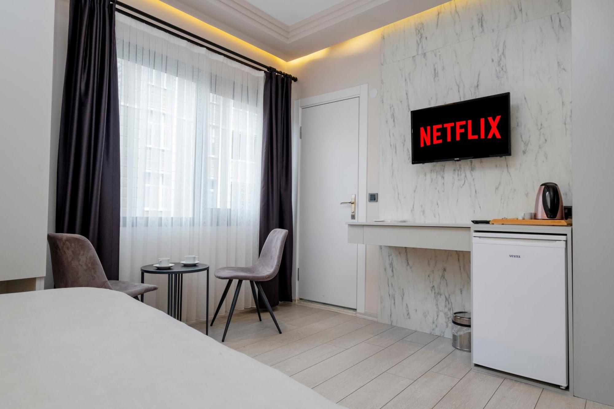 Lavender Airport Hotel Arnavutkoy Buitenkant foto