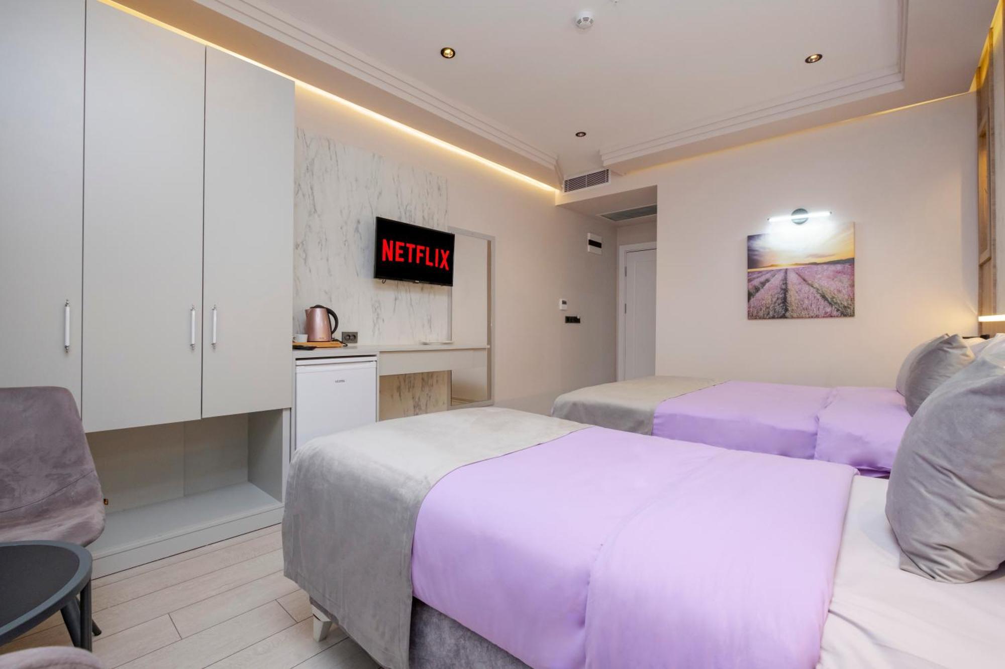 Lavender Airport Hotel Arnavutkoy Buitenkant foto